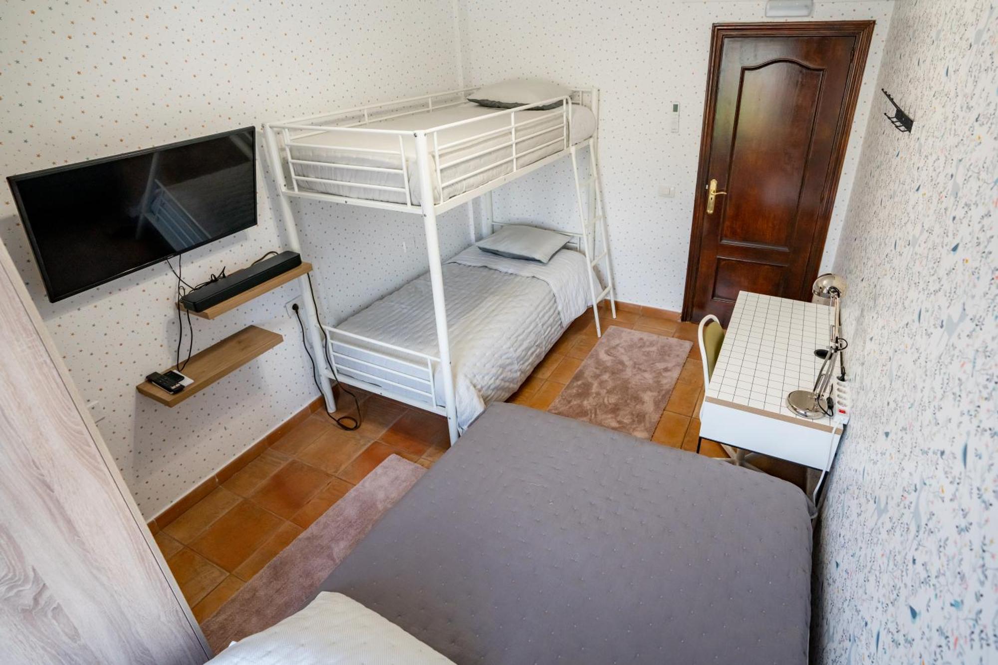 Casa Julio - Alcala Complete Coastal Retreat - Entire Apartment - 3 Min Walk From The Ocean - Shared Entrance With Host ภายนอก รูปภาพ