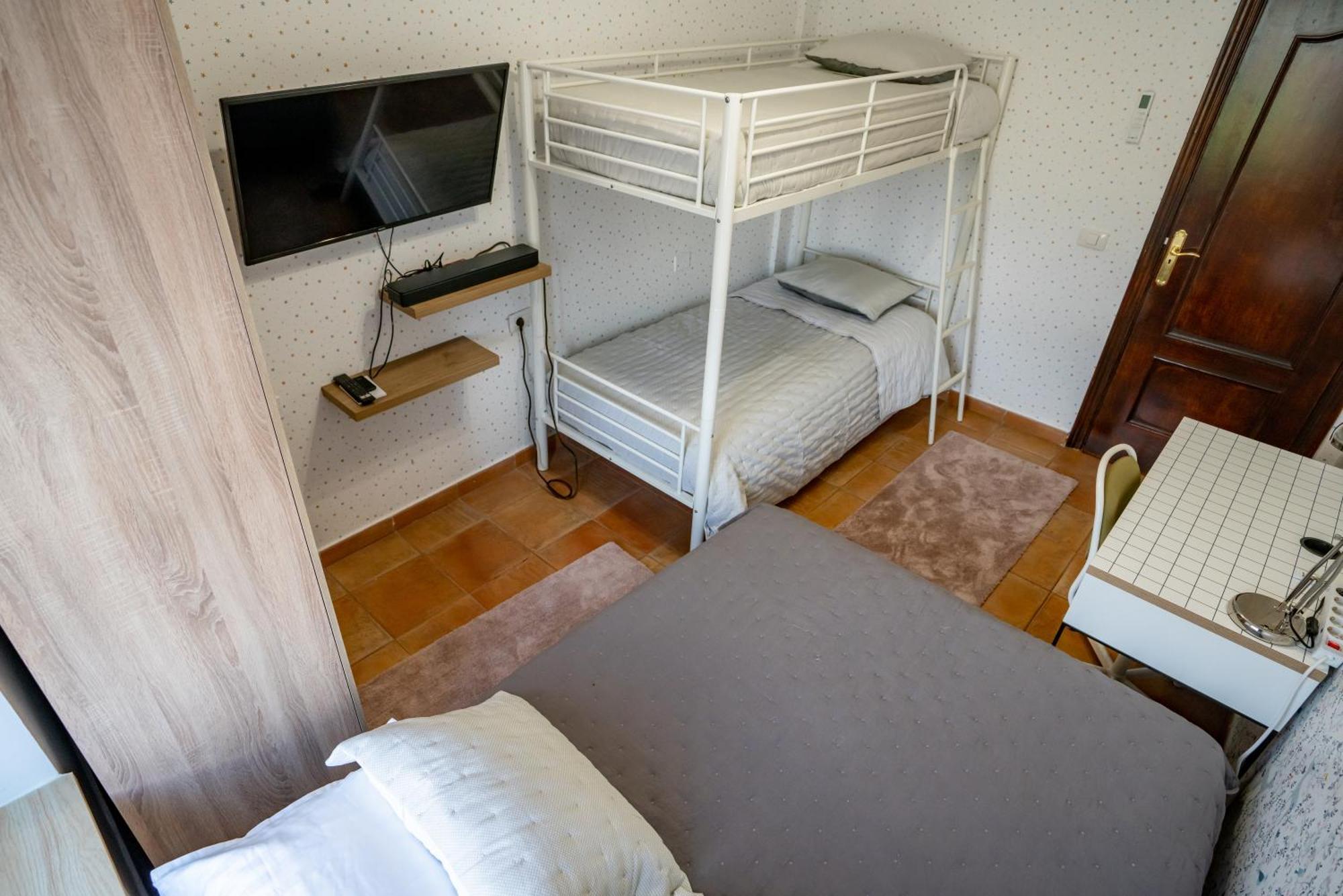 Casa Julio - Alcala Complete Coastal Retreat - Entire Apartment - 3 Min Walk From The Ocean - Shared Entrance With Host ภายนอก รูปภาพ