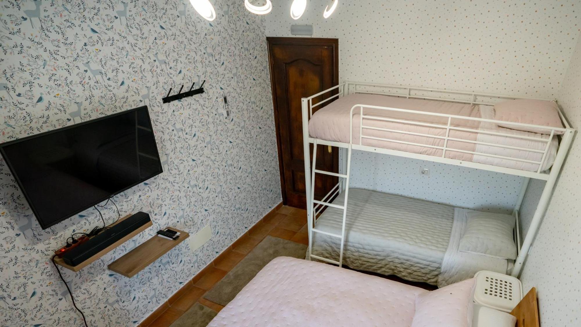 Casa Julio - Alcala Complete Coastal Retreat - Entire Apartment - 3 Min Walk From The Ocean - Shared Entrance With Host ภายนอก รูปภาพ