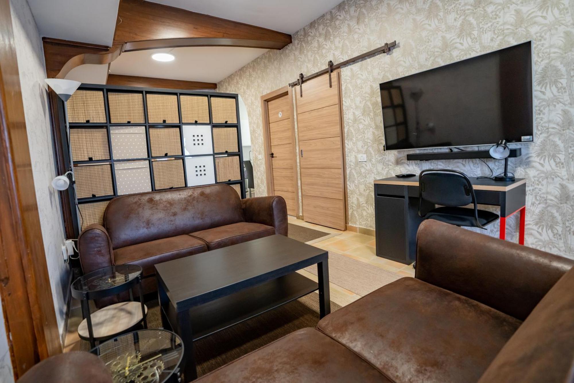 Casa Julio - Alcala Complete Coastal Retreat - Entire Apartment - 3 Min Walk From The Ocean - Shared Entrance With Host ภายนอก รูปภาพ