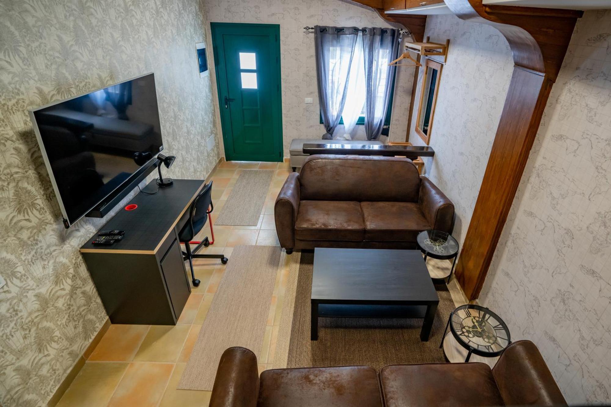 Casa Julio - Alcala Complete Coastal Retreat - Entire Apartment - 3 Min Walk From The Ocean - Shared Entrance With Host ภายนอก รูปภาพ