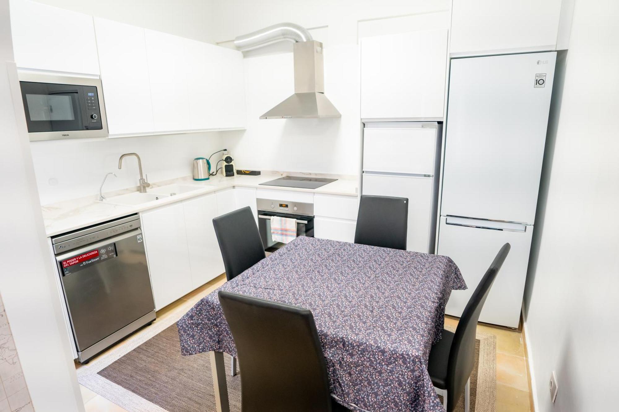 Casa Julio - Alcala Complete Coastal Retreat - Entire Apartment - 3 Min Walk From The Ocean - Shared Entrance With Host ภายนอก รูปภาพ